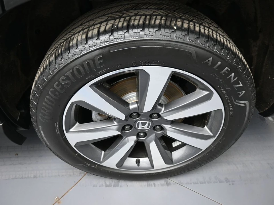 2023 Honda Pilot 4th Gen - Image 15 of 21