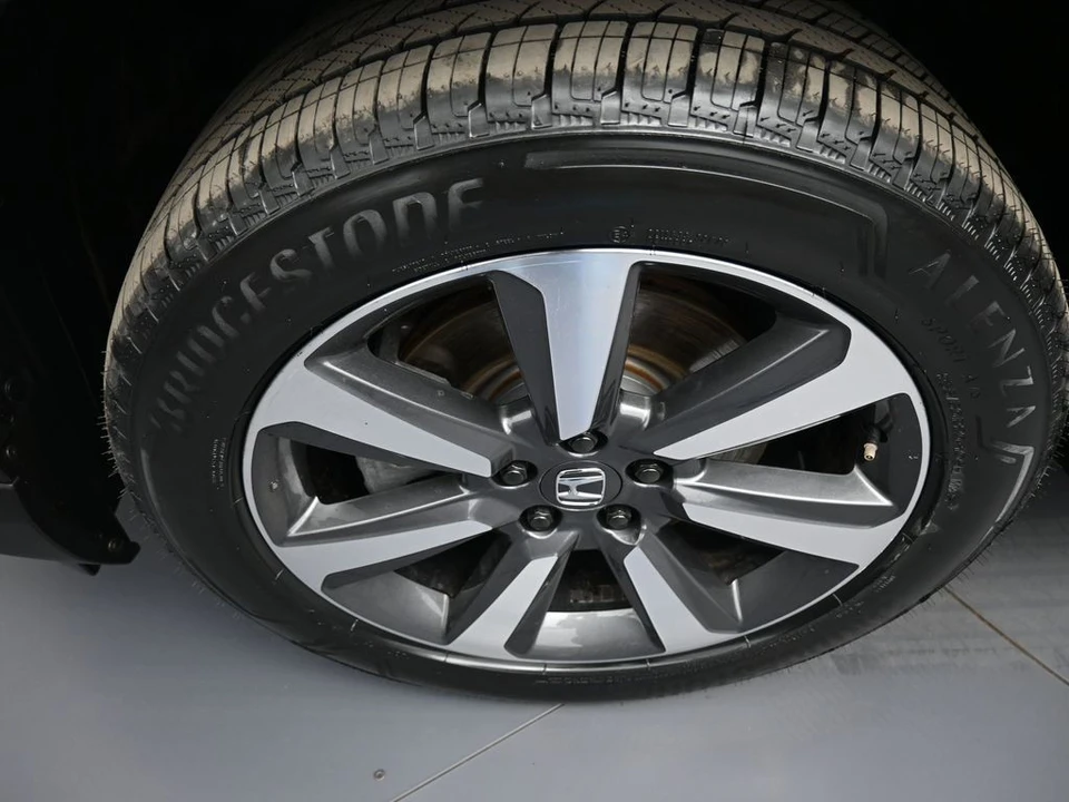 2023 Honda Pilot 4th Gen - Image 14 of 21