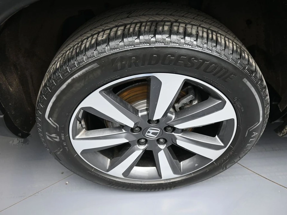 2023 Honda Pilot 4th Gen - Image 12 of 21
