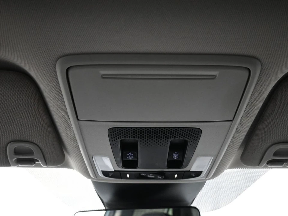 2023 Honda Pilot 4th Gen - Image 17 of 21