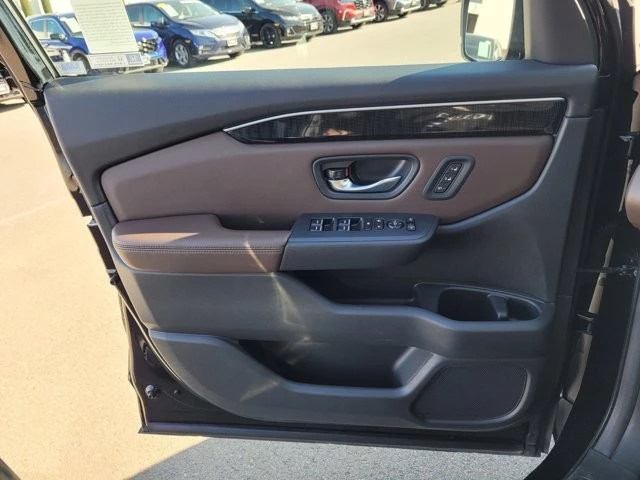 2023 Honda Pilot 4th Gen - Image 17 of 21