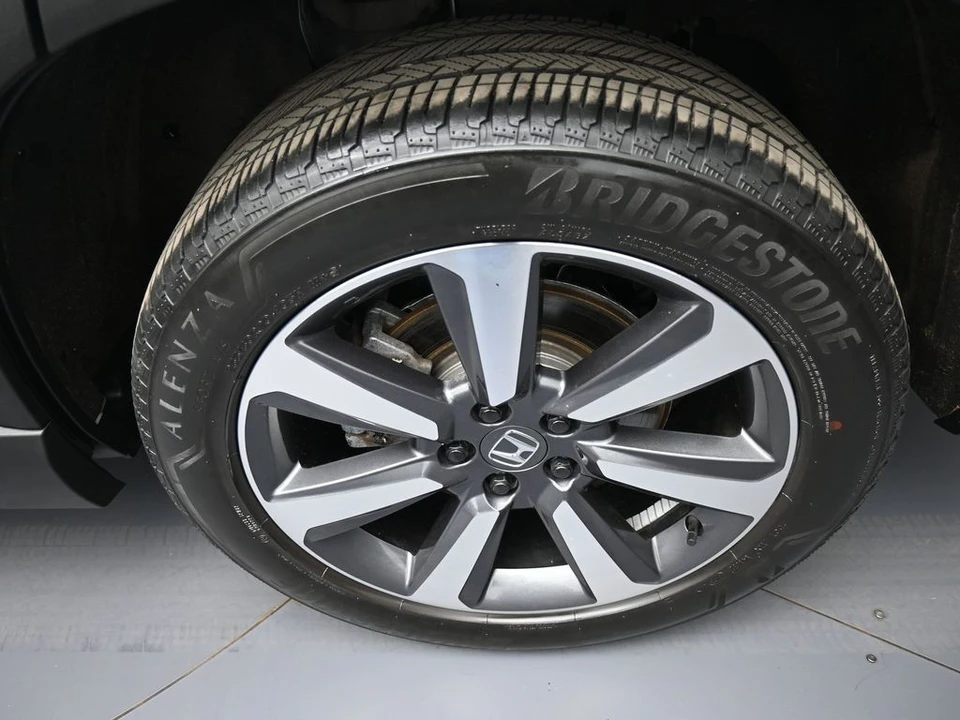 2023 Honda Pilot 4th Gen - Image 15 of 21