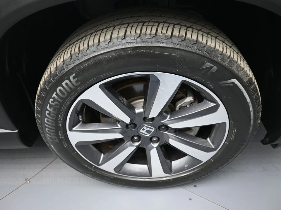 2023 Honda Pilot 4th Gen - Image 13 of 21