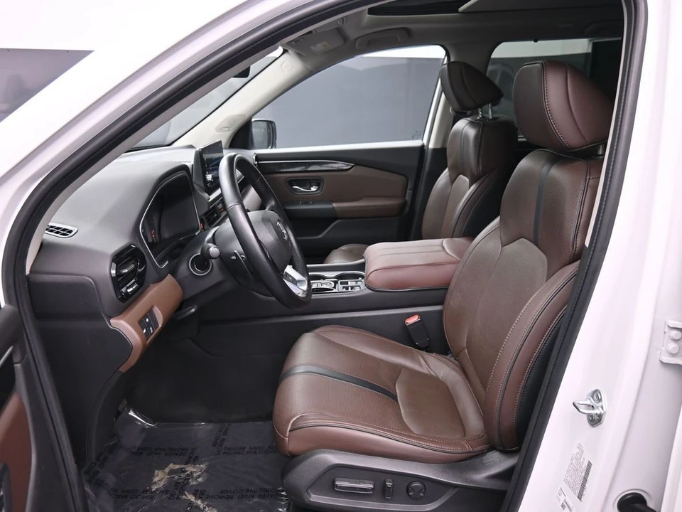 2023 Honda Pilot 4th Gen - Image 19 of 21