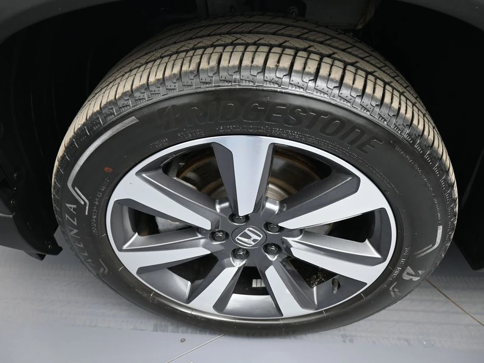 2023 Honda Pilot 4th Gen - Image 14 of 21