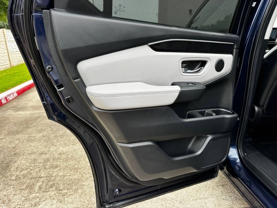 2023 Honda Pilot 4th Gen - Image 12 of 21