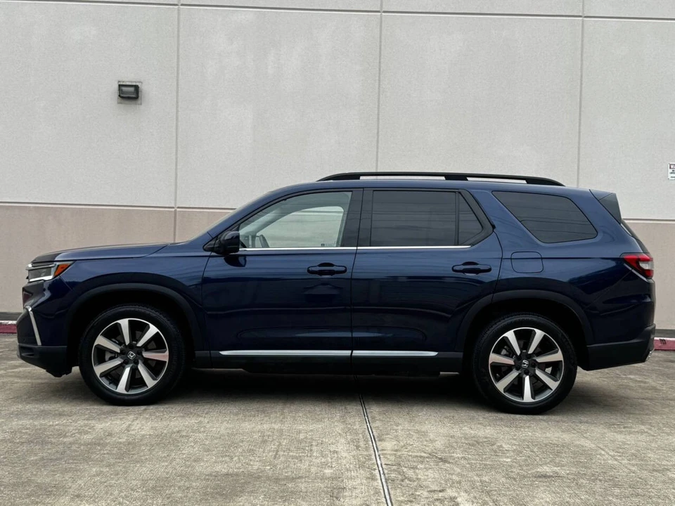 2023 Honda Pilot 4th Gen - Image 2 of 21
