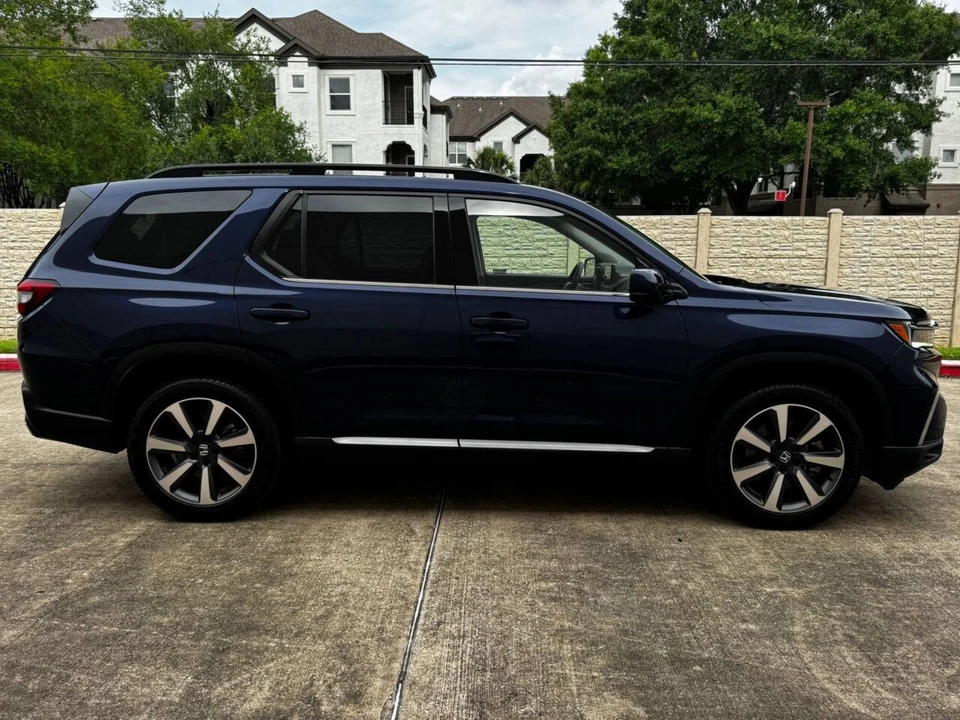 2023 Honda Pilot 4th Gen - Image 5 of 21