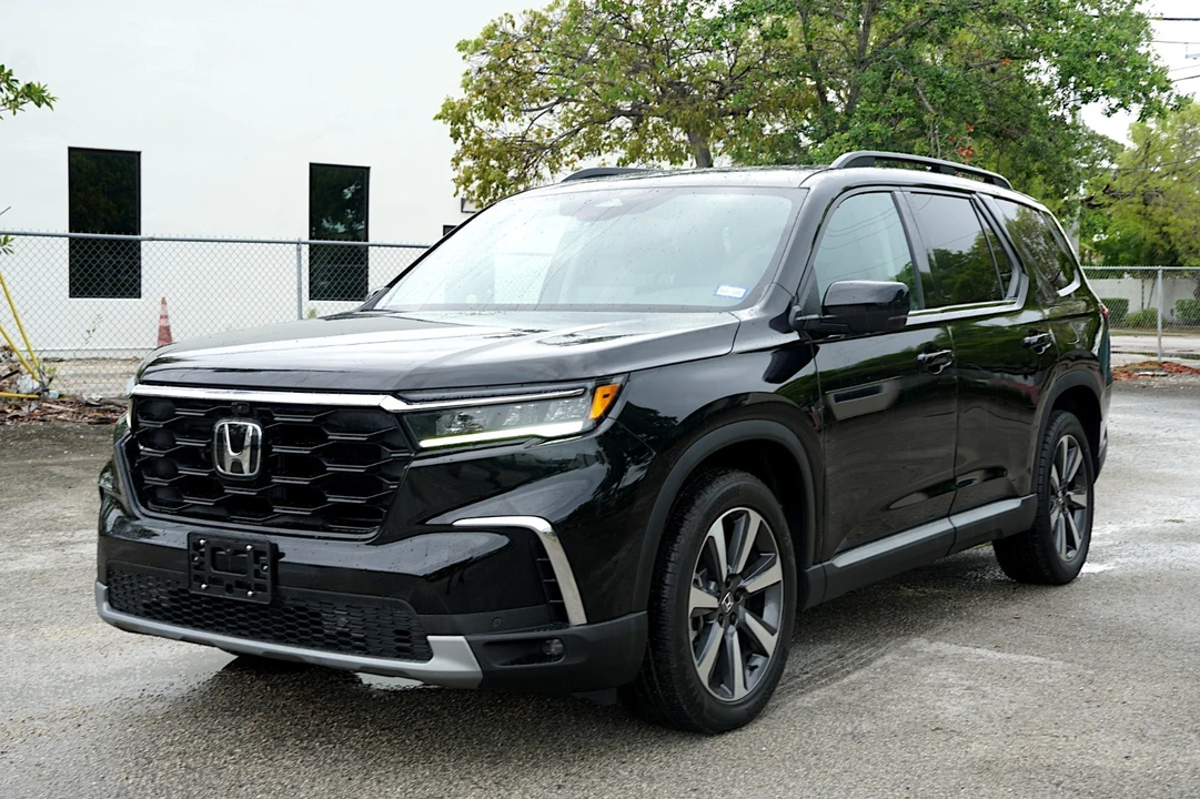2023 Honda Pilot 4th Gen - Image 3 of 21