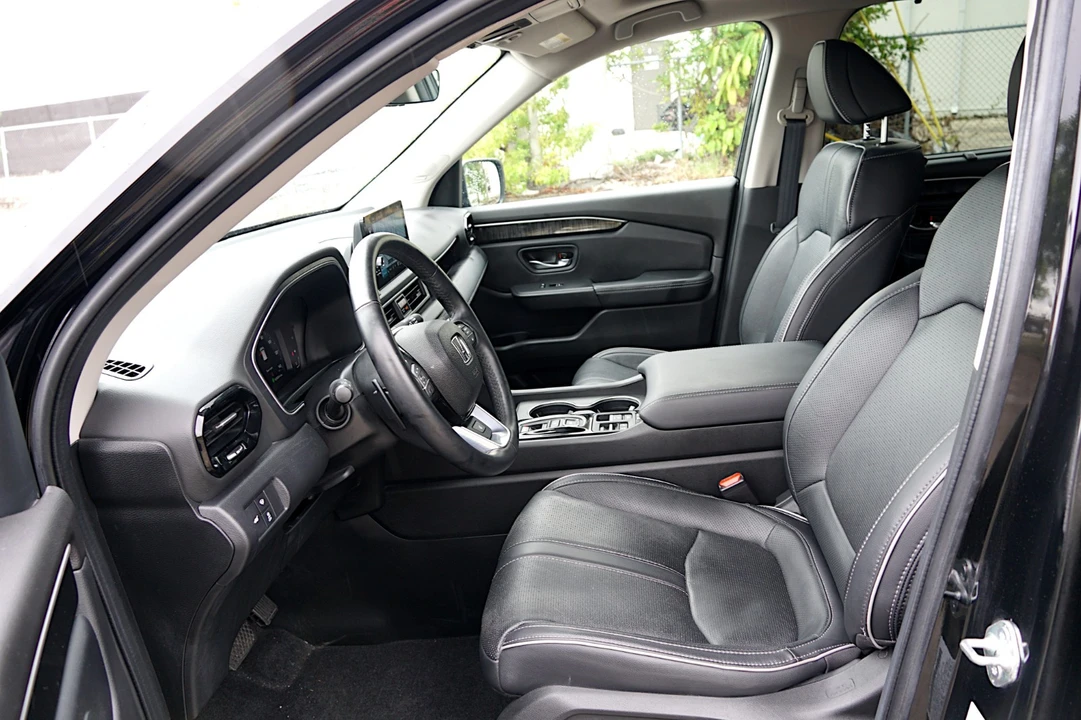 2023 Honda Pilot 4th Gen - Image 18 of 21