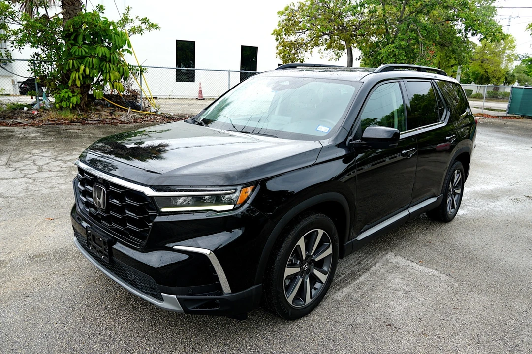 2023 Honda Pilot 4th Gen - Image 14 of 21