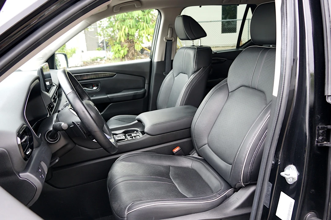 2023 Honda Pilot 4th Gen - Image 19 of 21