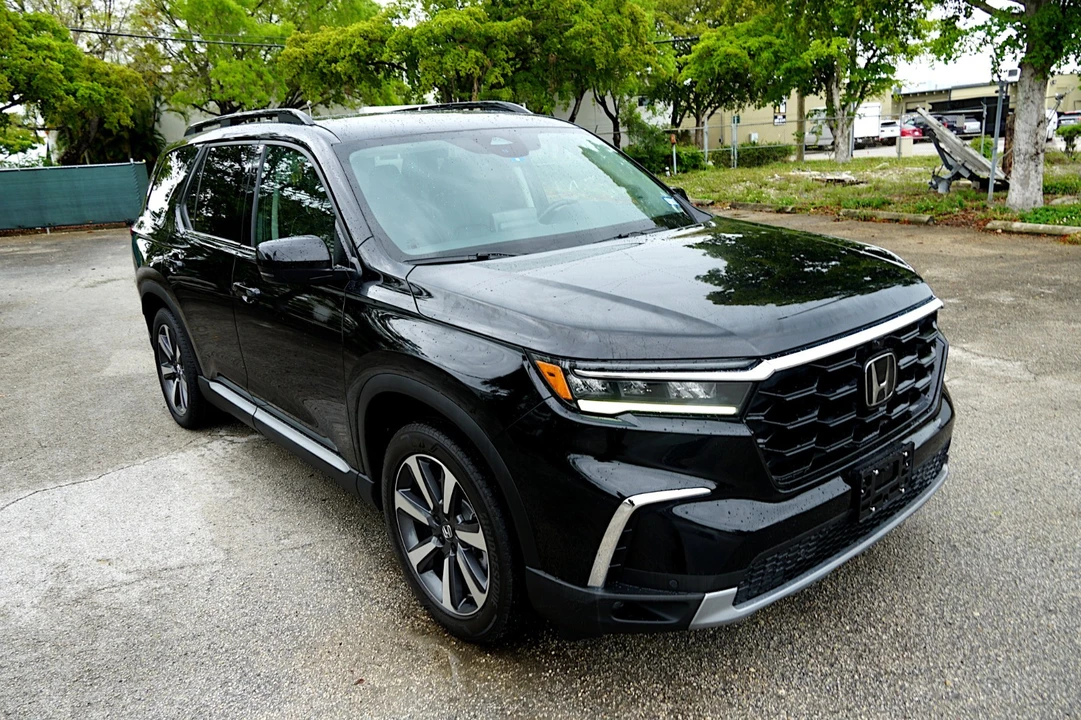 2023 Honda Pilot 4th Gen - Image 13 of 21