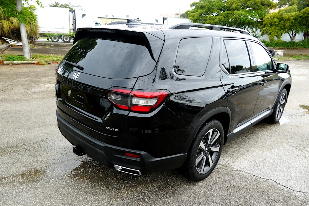 2023 Honda Pilot 4th Gen - Image 16 of 21
