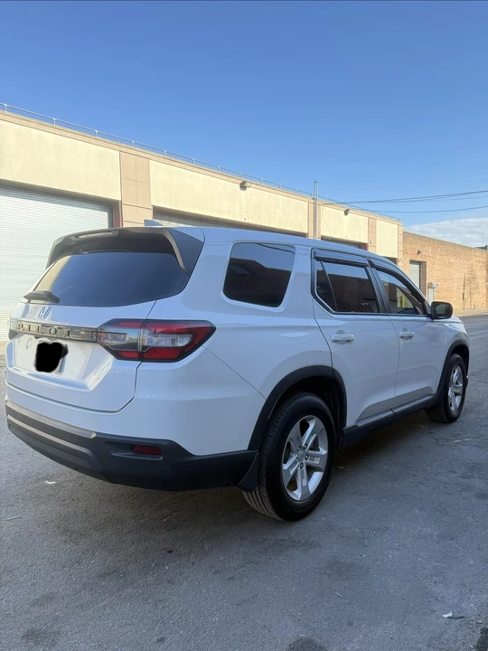 2023 Honda Pilot 4th Gen - Image 5 of 18