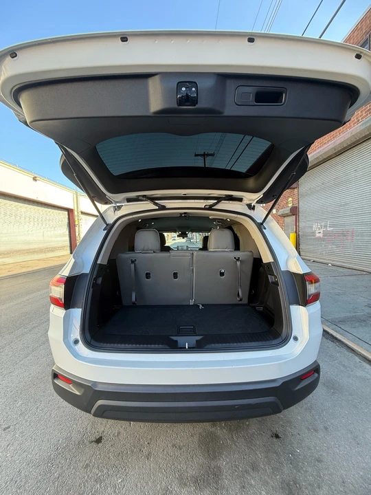 2023 Honda Pilot 4th Gen - Image 9 of 18