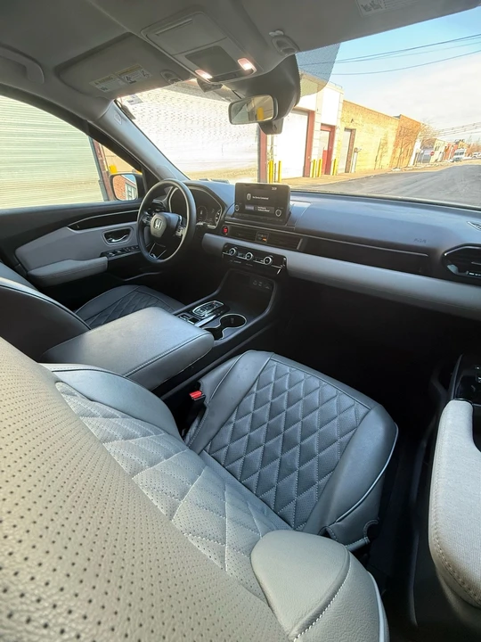 2023 Honda Pilot 4th Gen - Image 13 of 18