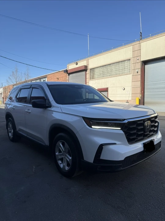 2023 Honda Pilot 4th Gen - Image 7 of 18