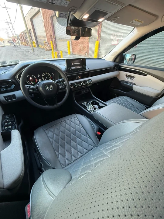 2023 Honda Pilot 4th Gen - Image 11 of 18