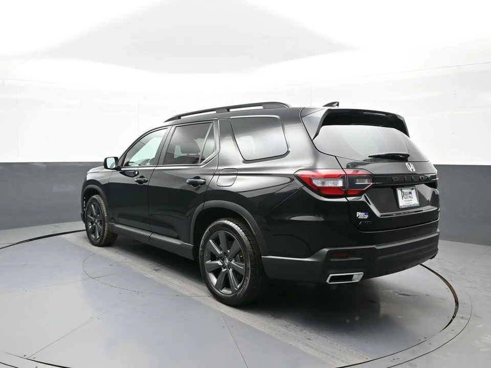 2023 Honda Pilot 4th Gen - Image 8 of 12