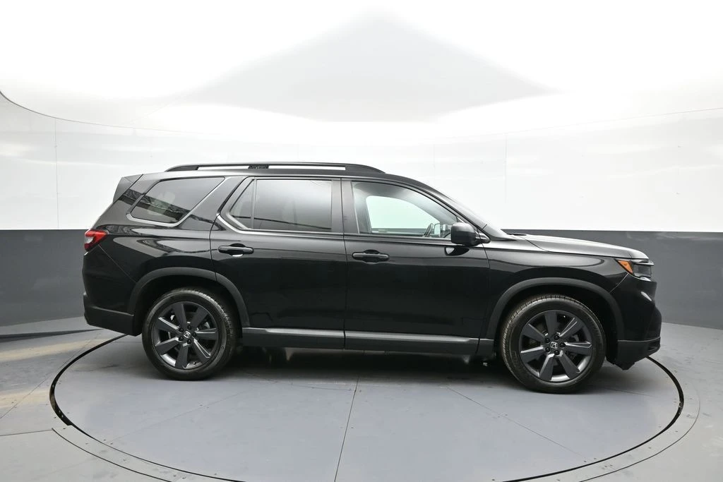 2023 Honda Pilot 4th Gen - Image 5 of 12