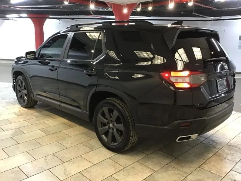2023 Honda Pilot 4th Gen - Image 4 of 12