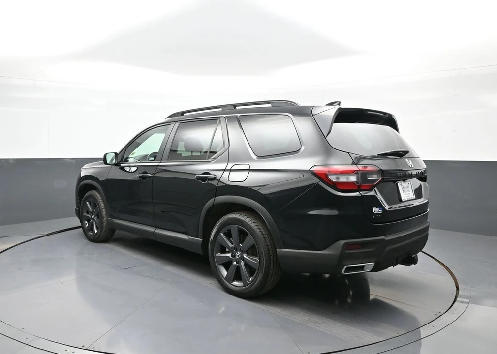 2023 Honda Pilot 4th Gen - Image 8 of 21
