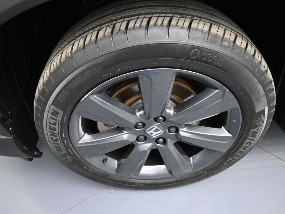 2023 Honda Pilot 4th Gen - Image 14 of 21