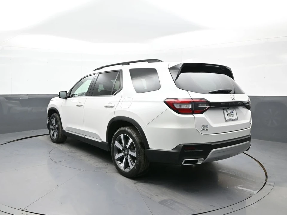 2023 Honda Pilot 4th Gen - Image 8 of 12