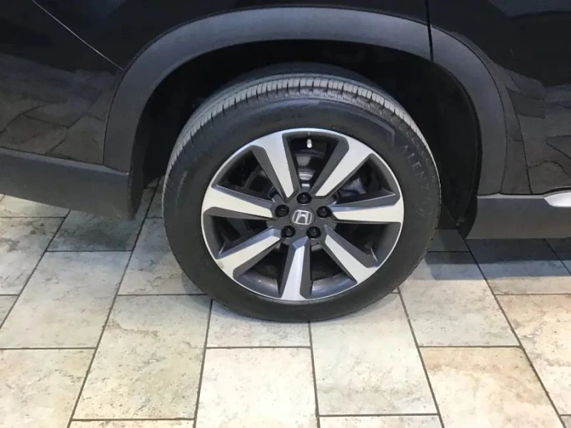 2023 Honda Pilot 4th Gen - Image 11 of 12