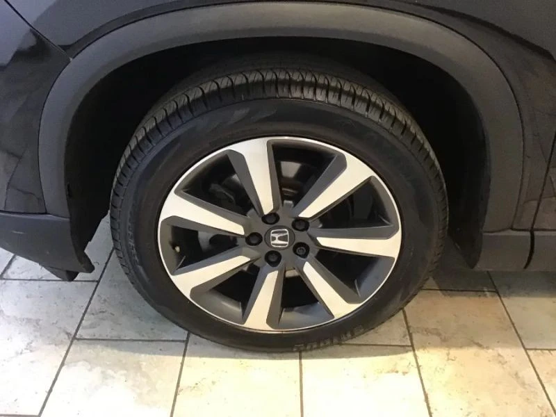 2023 Honda Pilot 4th Gen - Image 9 of 12