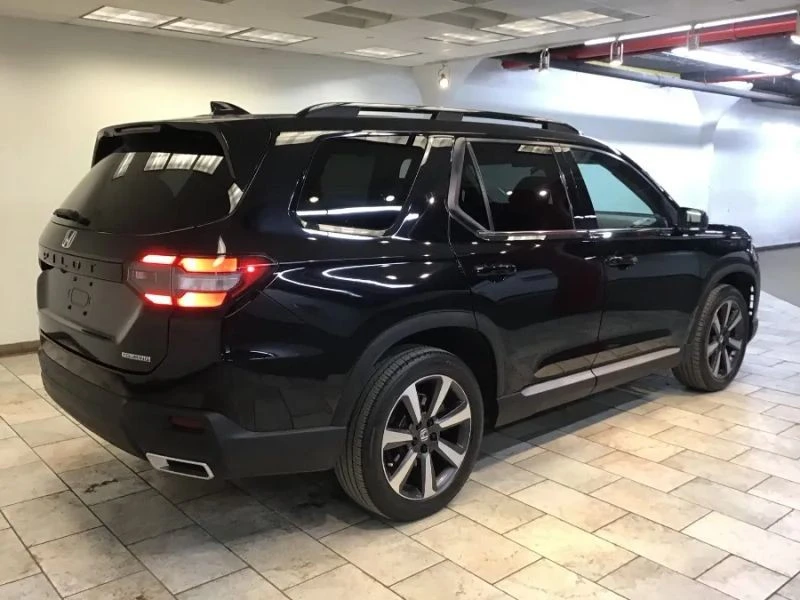 2023 Honda Pilot 4th Gen - Image 3 of 12
