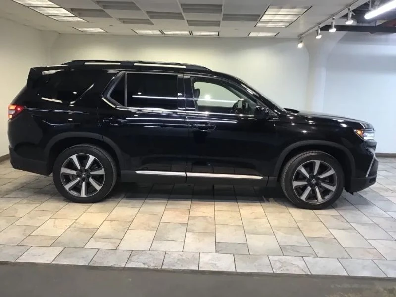 2023 Honda Pilot 4th Gen - Image 2 of 12