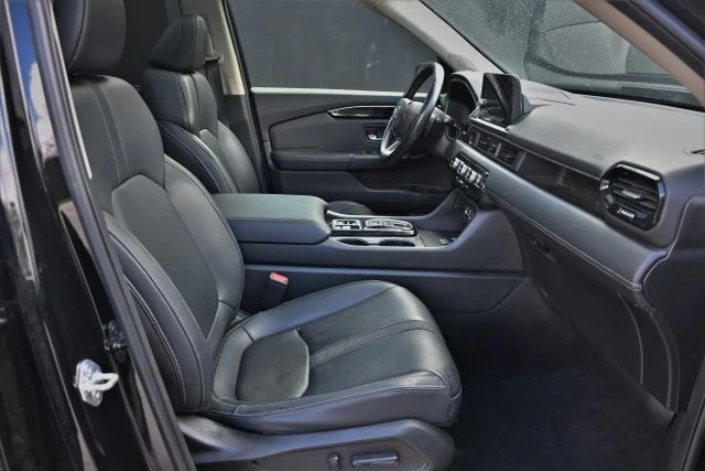 2023 Honda Pilot 4th Gen - Image 16 of 21
