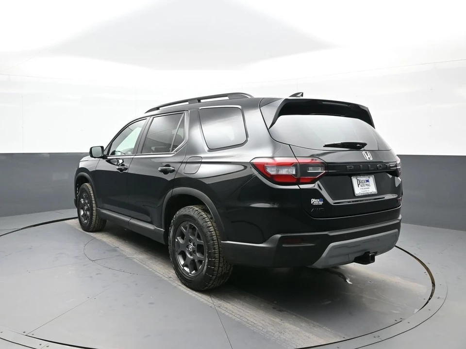 2023 Honda Pilot 4th Gen - Image 8 of 12