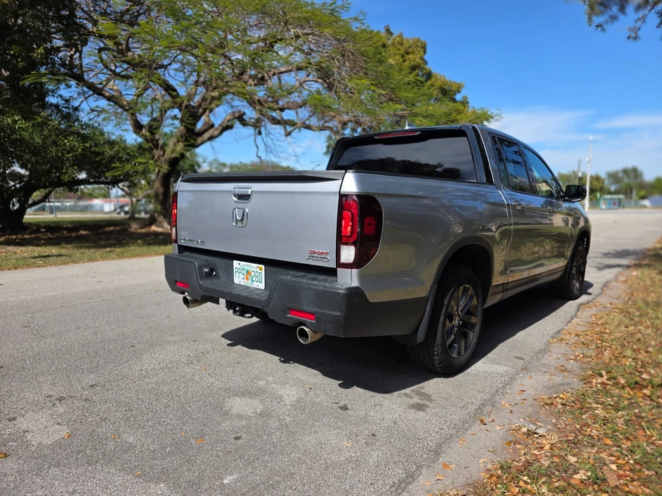 2023 Honda Ridgeline 2nd Gen - Image 5 of 17