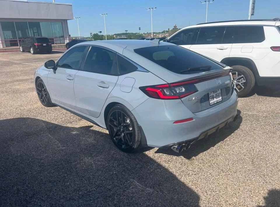 2023 Honda Civic 11th Gen - Image 2 of 10