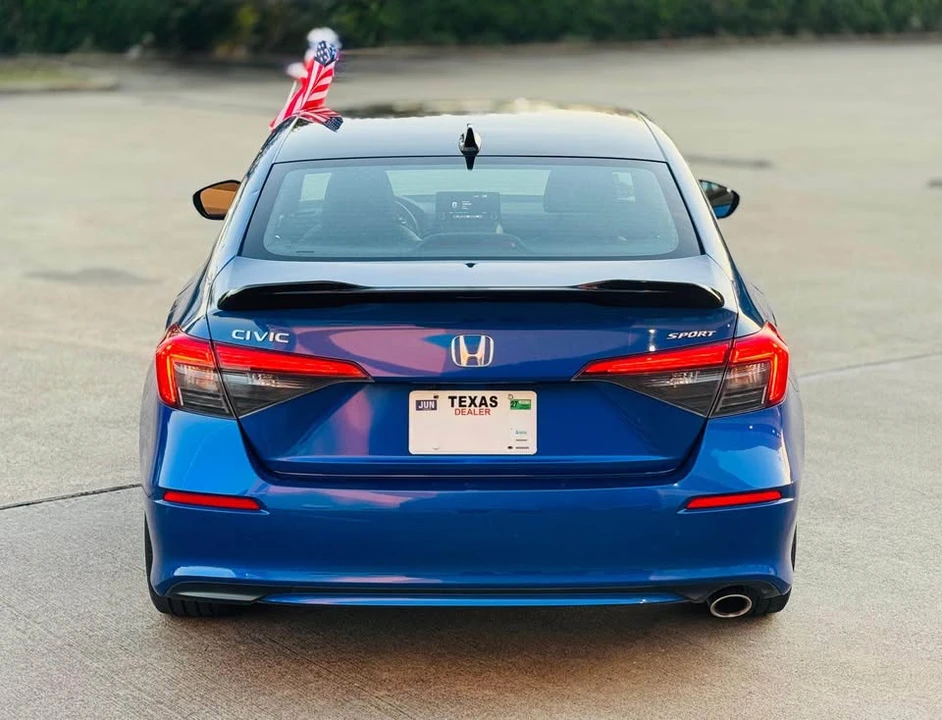 2023 Honda Civic 11th Gen - Image 10 of 12