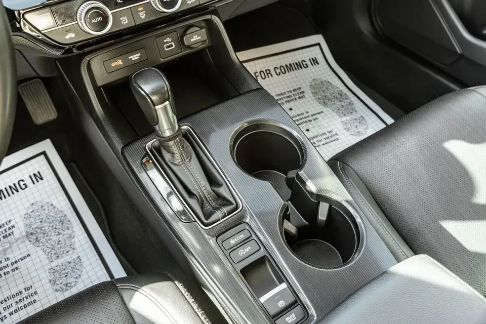 2023 Honda Civic 11th Gen - Image 15 of 18