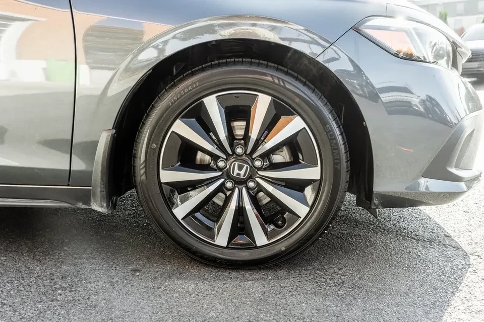 2023 Honda Civic 11th Gen - Image 10 of 18