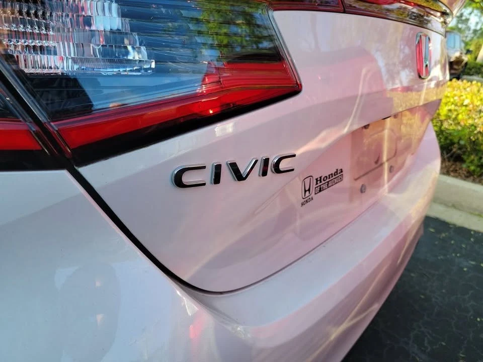 2023 Honda Civic 11th Gen - Image 15 of 17