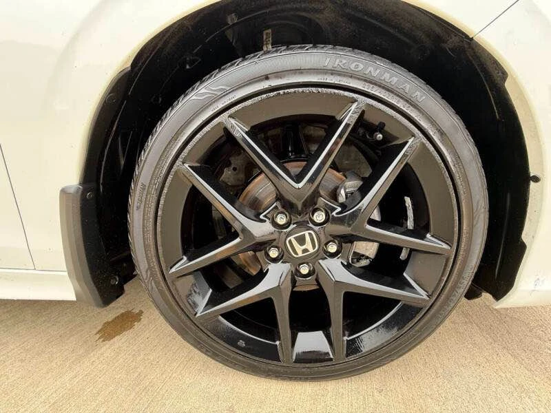 2023 Honda Civic 11th Gen - Image 11 of 20