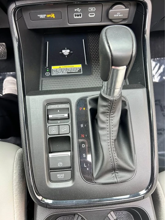 2023 Honda CR-V 6th Gen - Image 10 of 15