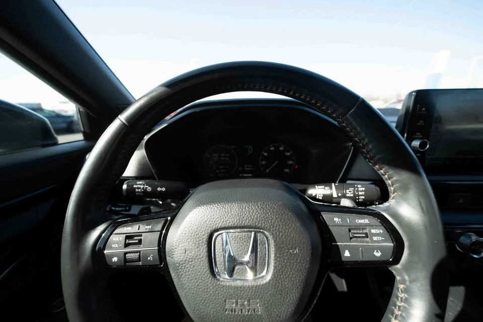 2023 Honda CR-V 6th Gen - Image 15 of 20