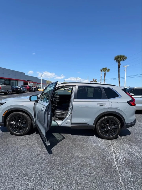 2023 Honda CR-V 6th Gen - Image 4 of 9