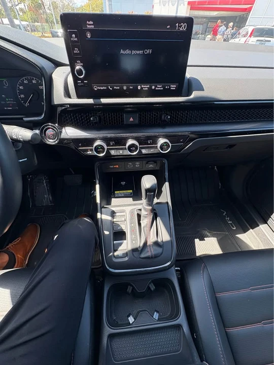 2023 Honda CR-V 6th Gen - Image 8 of 9