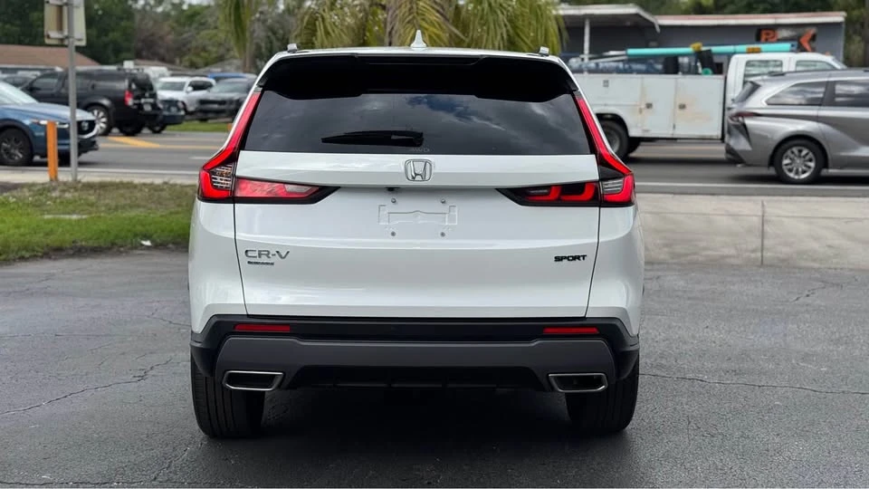 2023 Honda CR-V 6th Gen - Image 6 of 10