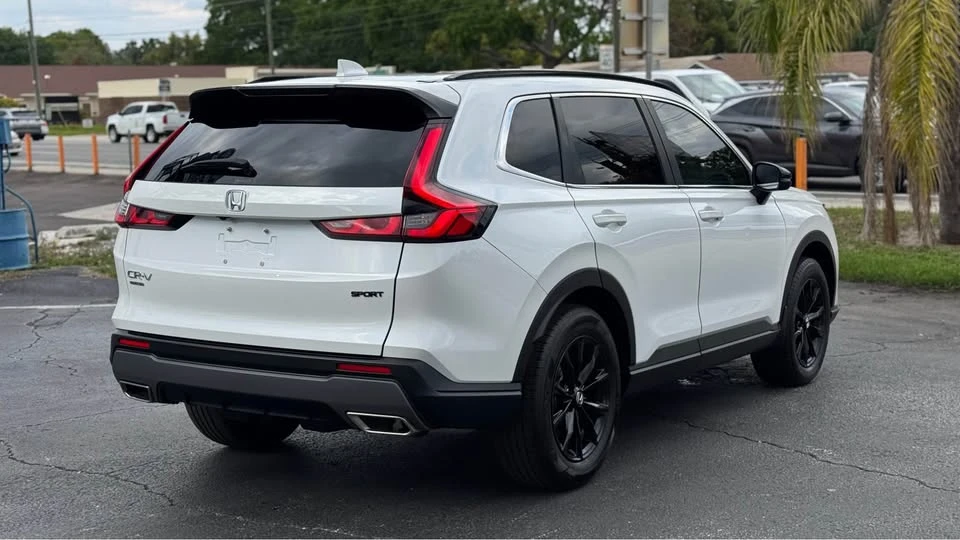 2023 Honda CR-V 6th Gen - Image 7 of 10