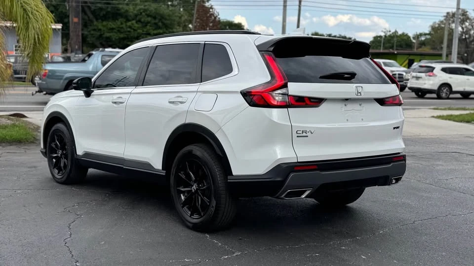 2023 Honda CR-V 6th Gen - Image 5 of 10