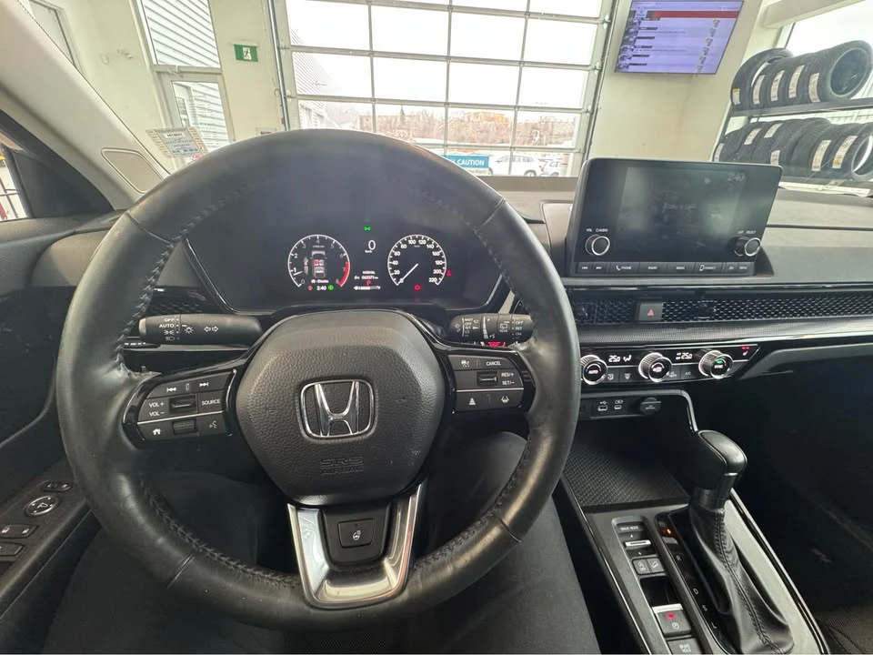 2023 Honda CR-V 6th Gen - Image 16 of 18